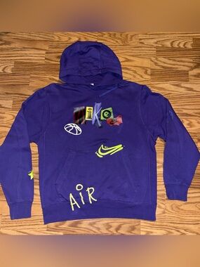 Nike Sportswear Essential Ransom Note Hoodie Court Purple DZ3071-547 Mens Medium